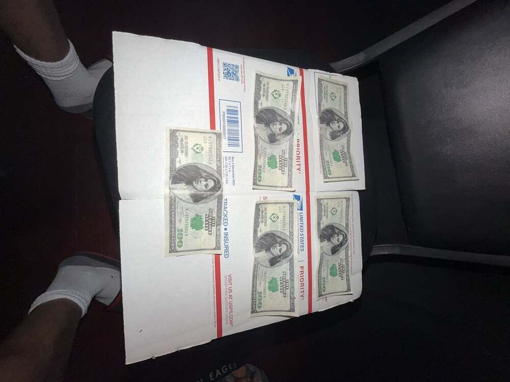 Shakira “Las Mujeres Ya No Lloran World Tour” 6 Prop $100 Bills